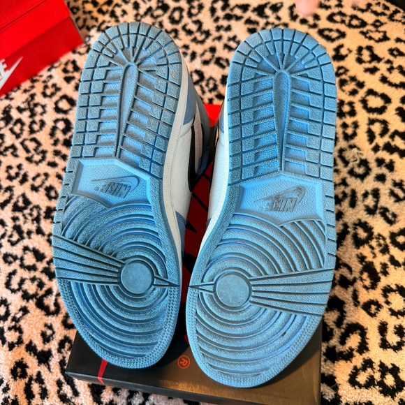 Nike Air Jordan 1 Retro High OG - University Blues - Picture 9 of 9